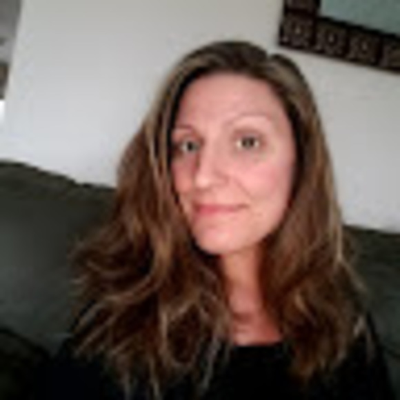 Meet your Posher, Julia - Picture 1 of 1